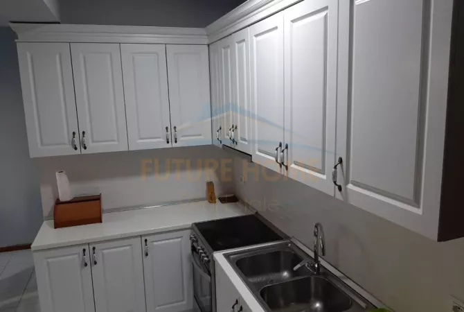 Shtepi ne shitje Apartament ne Tirane, 2+1, Mobilimi E mobiluar, Pagesa 175,000  Euro.