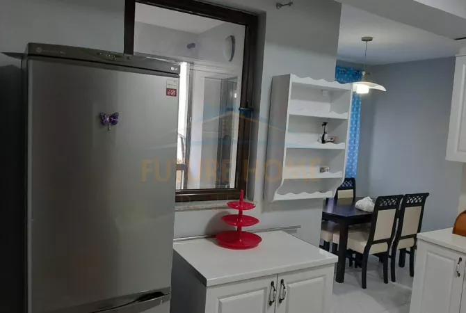 Shtepi ne shitje Apartament ne Tirane, 2+1, Mobilimi E mobiluar, Pagesa 175,000  Euro.