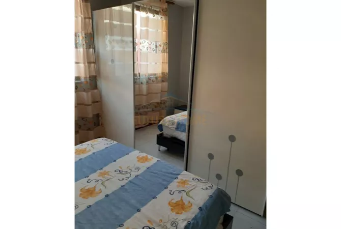 Shtepi ne shitje Apartament ne Tirane, 2+1, Mobilimi E mobiluar, Pagesa 175,000  Euro.