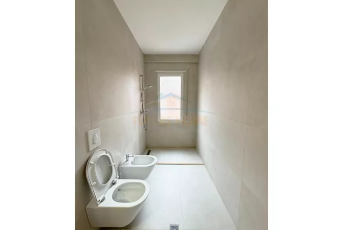 Shtepi ne shitje Apartament ne Tirane, 1+1, Mobilimi E mobiluar, Pagesa 150,000  Euro.