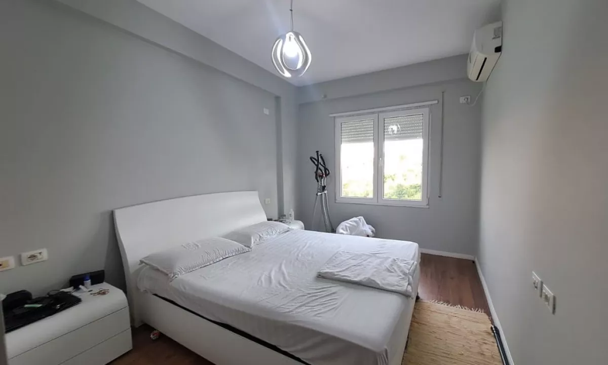 Shtepi me qera Duplex(shtepi me 2 kate) ne Tirane, 2+1, Mobilimi E mobiluar, Pagesa 900  Euro.