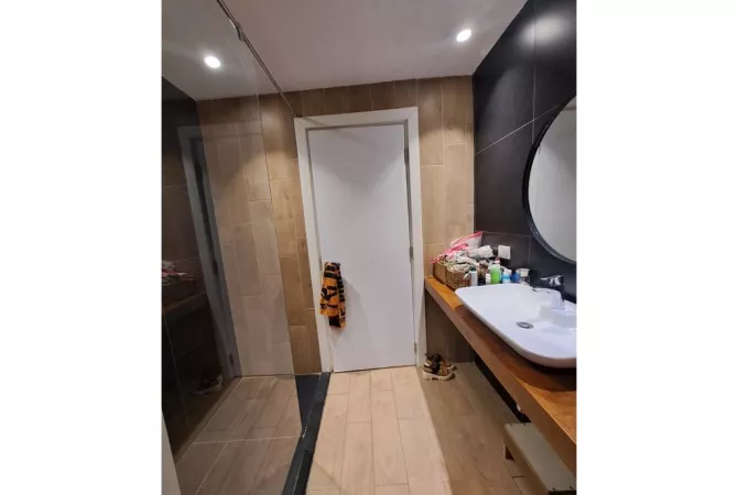 Shtepi me qera Duplex(shtepi me 2 kate) ne Tirane, 2+1, Mobilimi E mobiluar, Pagesa 900  Euro.