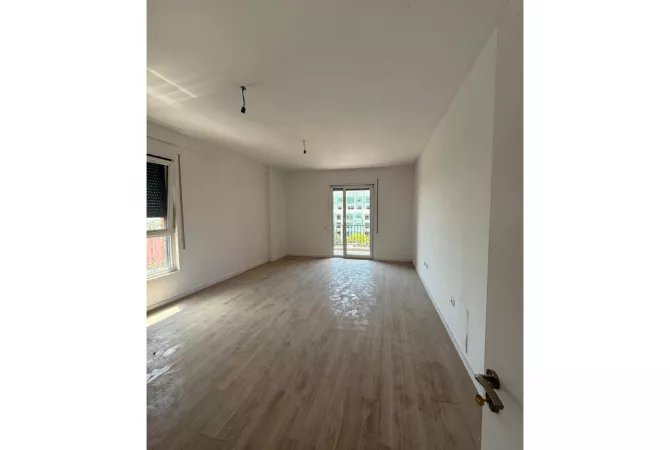 Shtepi ne shitje Apartament ne Tirane, 2+1, Mobilimi Bosh, pa mobiluar, Pagesa 109,900  Euro.