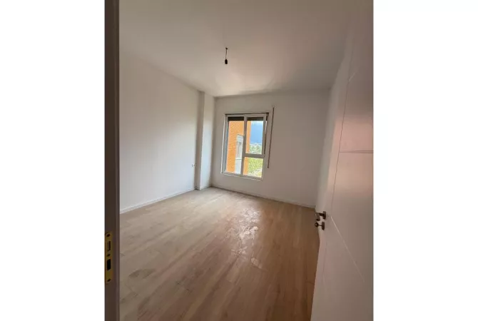 Shtepi ne shitje Apartament ne Tirane, 2+1, Mobilimi Bosh, pa mobiluar, Pagesa 109,900  Euro.