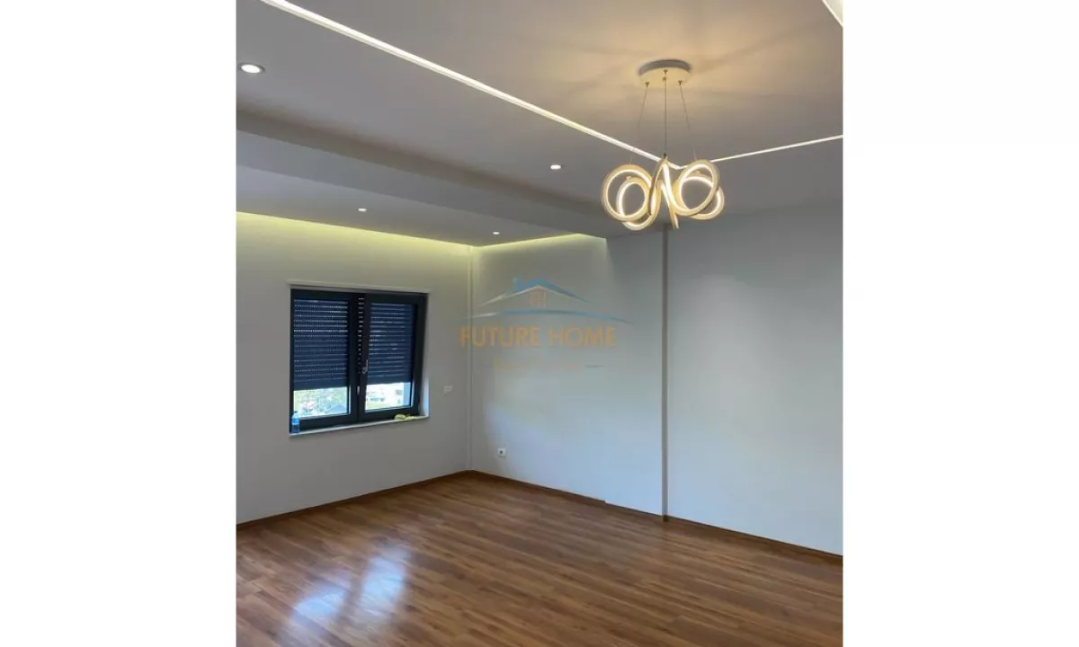 Shtepi ne shitje Apartament ne Tirane, 3+1, Mobilimi Pjeserisht e mobiluar, Pagesa 425,000  Euro.