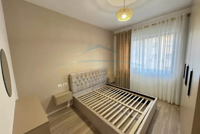 Shtepi ne shitje Apartament ne Tirane, 1+1, Mobilimi E mobiluar, Pagesa 109,000  Euro.