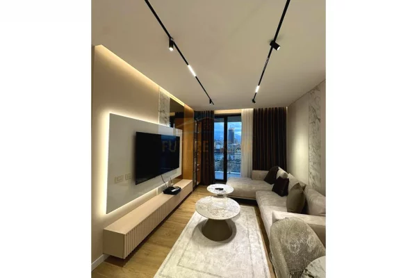 Appartamento in vendita a Tirana 2+1, Arredato