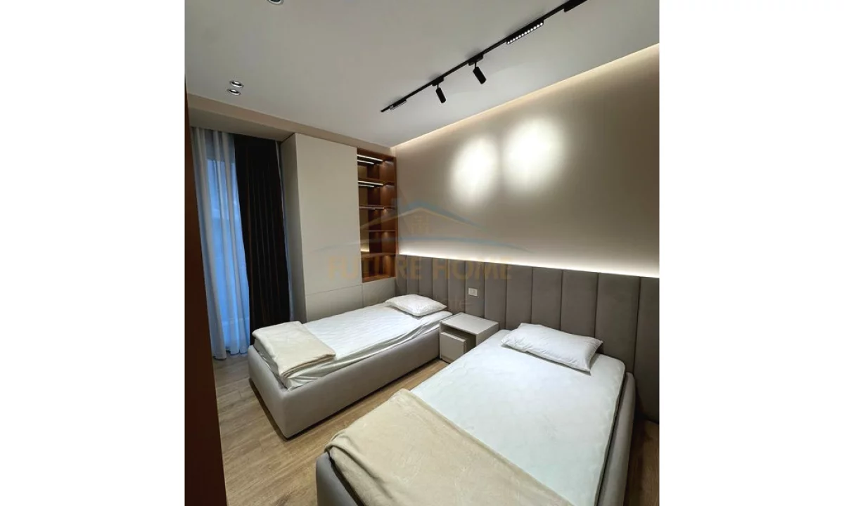 Appartamento in vendita a Tirana 2+1, Arredato