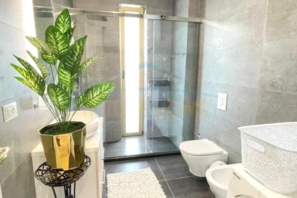 Shtepi me qera Apartament ne Tirane, 2+1, Mobilimi E mobiluar, Pagesa 2,100  Euro.