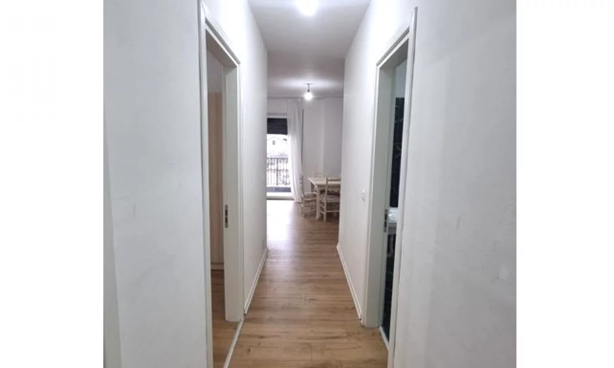 Shtepi me qera Apartament ne Tirane, 2+1, Mobilimi E mobiluar, Pagesa 620  Euro.