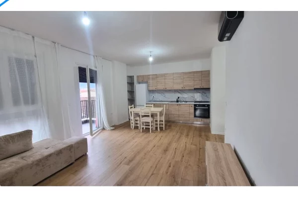 Shtepi me qera Apartament ne Tirane, 2+1, Mobilimi E mobiluar, Pagesa 620  Euro.