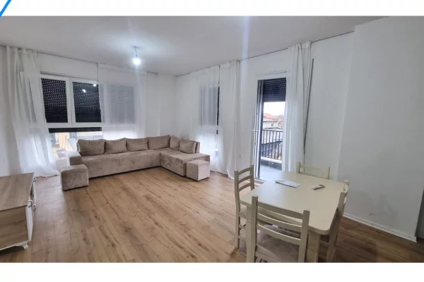 Shtepi me qera Apartament ne Tirane, 2+1, Mobilimi E mobiluar, Pagesa 620  Euro.