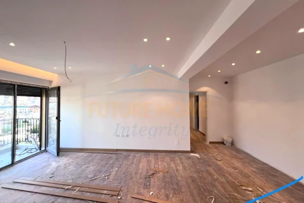 Shtepi ne shitje Apartament ne Tirane, 2+1, Mobilimi Bosh, pa mobiluar, Pagesa 179,000  Euro.