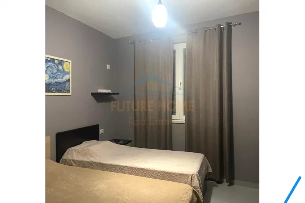 Shtepi ne shitje Apartament ne Tirane, 2+1, Mobilimi E mobiluar, Pagesa 140,000  Euro.