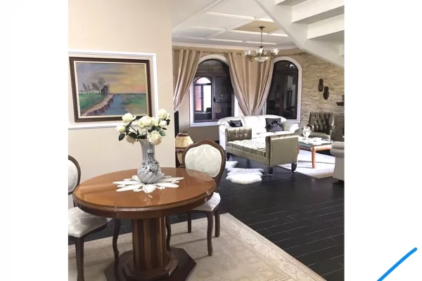 Shtepi ne shitje Vila Luksoze ne Tirane, 3+1, Mobilimi E mobiluar, Pagesa 420,000  Euro.