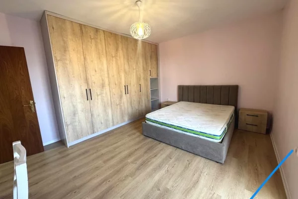 Shtepi ne shitje Apartament ne Tirane, 2+1, Mobilimi E mobiluar, Pagesa 210,000  Euro.