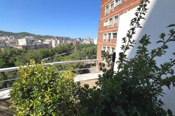 Shtepi ne shitje Apartament ne Tirane, 4+1, Mobilimi E mobiluar, Pagesa 420,000  Euro.