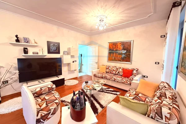 Shtepi ne shitje 2+1 ne Tirane - 190,000 Euro