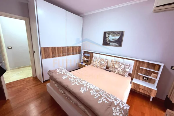 Shtepi ne shitje Apartament ne Tirane, 2+1, Mobilimi E mobiluar, Pagesa 190,000  Euro.