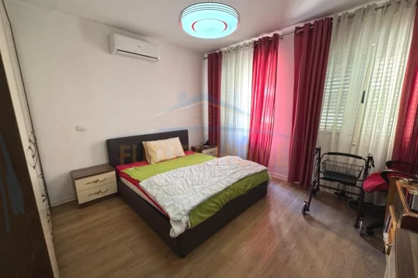 Shtepi ne shitje Apartament ne Tirane, 2+1, Mobilimi E mobiluar, Pagesa 163,000  Euro.