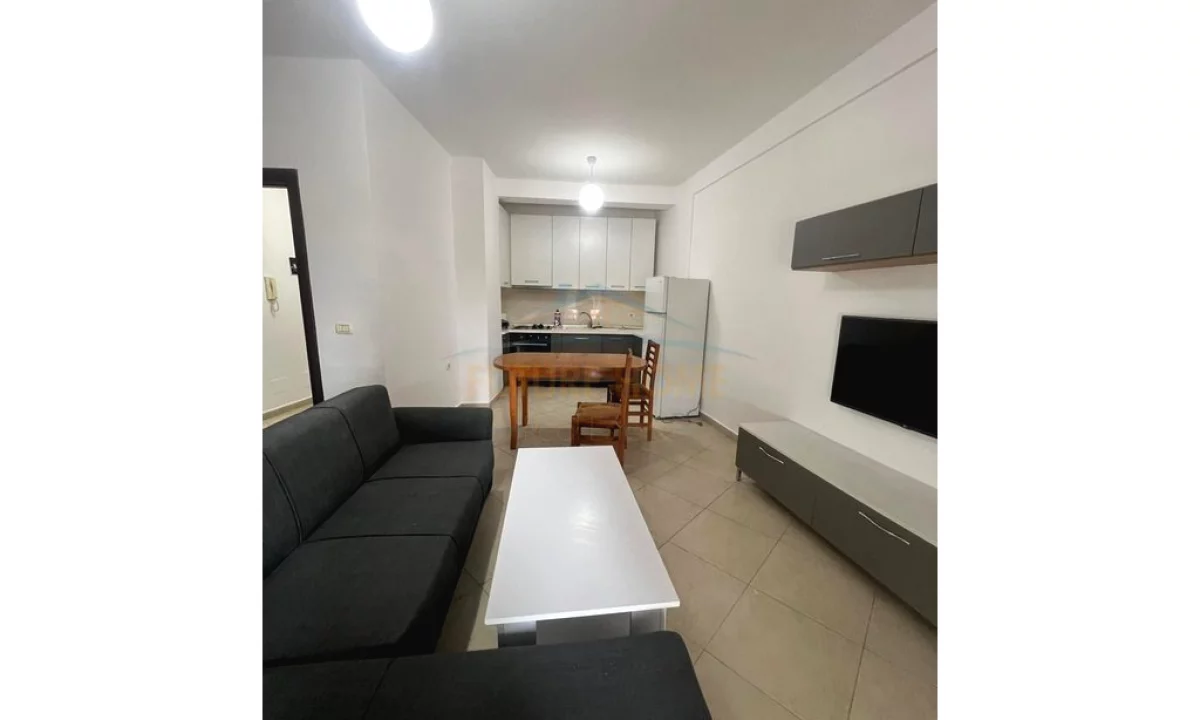 Shtepi ne shitje Apartament ne Tirane, 1+1, Mobilimi E mobiluar, Pagesa 112,000  Euro.