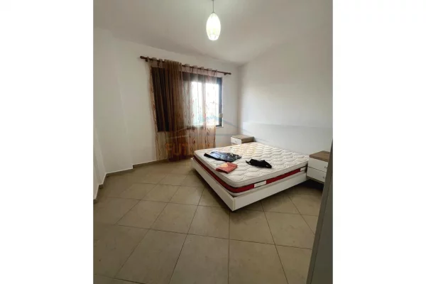 Shtepi ne shitje Apartament ne Tirane, 1+1, Mobilimi E mobiluar, Pagesa 112,000  Euro.