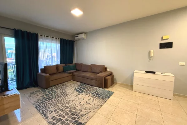 Shtepi me qera Apartament ne Tirane, 2+1, Mobilimi E mobiluar, Pagesa 550  Euro.
