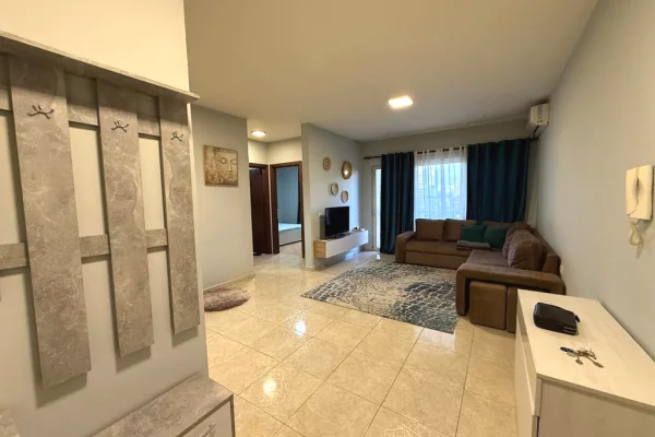 Shtepi me qera Apartament ne Tirane, 2+1, Mobilimi E mobiluar, Pagesa 550  Euro.