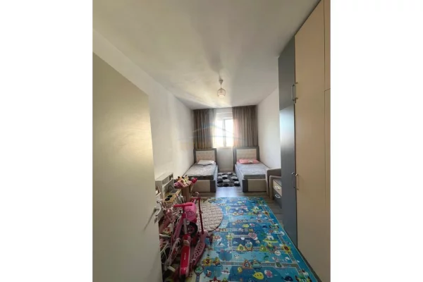 Shtepi ne shitje Apartament ne Tirane, 2+1, Mobilimi E mobiluar, Pagesa 205,000  Euro.
