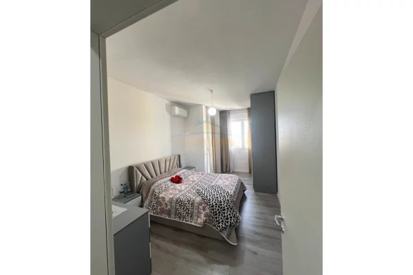 Shtepi ne shitje Apartament ne Tirane, 2+1, Mobilimi E mobiluar, Pagesa 205,000  Euro.