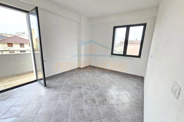 Qera, Ambient per Zyra+ Post Parkimi, Rruga Jordan Misja