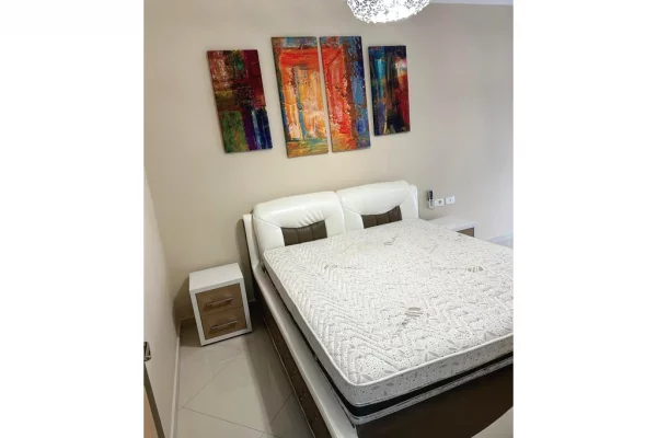 Shtepi me qera Duplex(shtepi me 2 kate) ne Tirane, 3+1, Mobilimi E mobiluar, Pagesa 1,500  Euro.