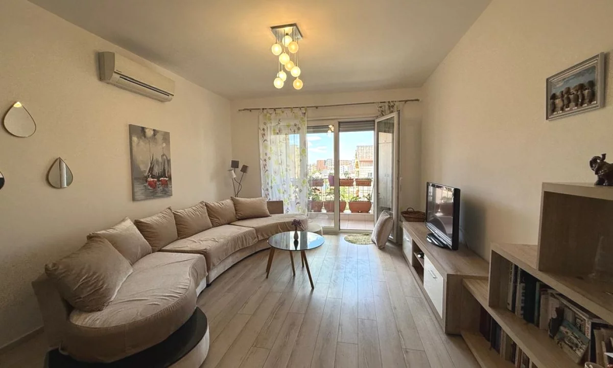 Shtepi ne shitje Apartament ne Tirane, 2+1, Mobilimi E mobiluar, Pagesa 220,000  Euro.