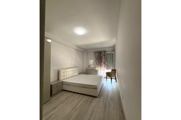 Shtepi ne shitje Apartament ne Tirane, 2+1, Mobilimi E mobiluar, Pagesa 220,000  Euro.