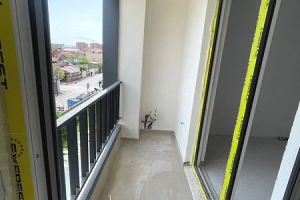 Shtepi ne shitje Apartament ne Tirane, 2+1, Mobilimi Bosh, pa mobiluar, Pagesa 158,760  Euro.