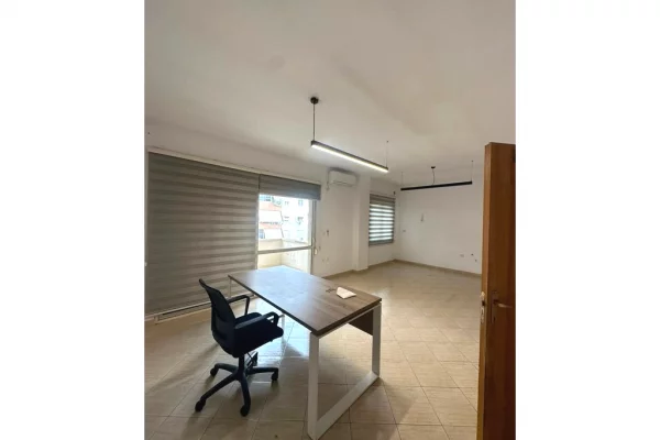 Ambient biznesi me qera 3+1 ne Tirane - 900 Euro