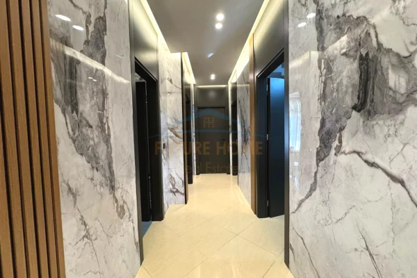 Shtepi ne shitje Apartament ne Tirane, 3+1, Mobilimi E mobiluar, Pagesa 470,000  Euro.