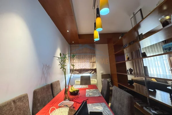 Shtepi ne shitje Apartament ne Tirane, 3+1, Mobilimi E mobiluar, Pagesa 470,000  Euro.