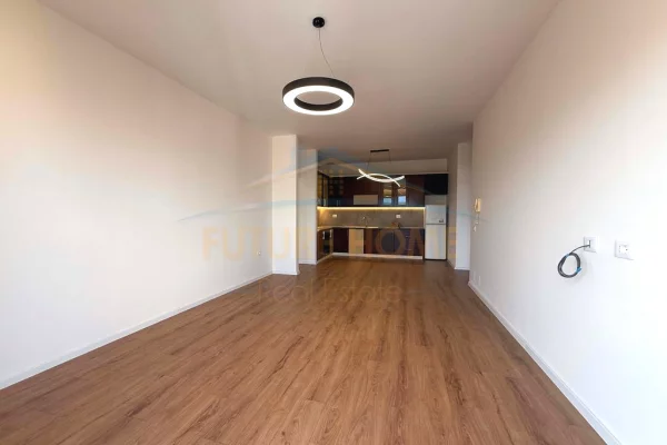 Shtepi ne shitje Apartament ne Tirane, 2+1, Mobilimi Pjeserisht e mobiluar, Pagesa 163,000  Euro.