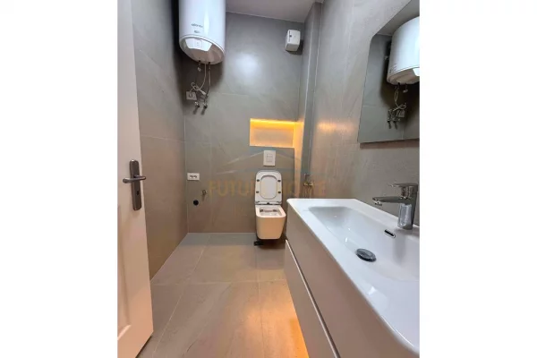 Shtepi ne shitje Apartament ne Tirane, 2+1, Mobilimi Pjeserisht e mobiluar, Pagesa 163,000  Euro.