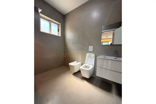 Shtepi ne shitje Apartament ne Tirane, 2+1, Mobilimi Pjeserisht e mobiluar, Pagesa 163,000  Euro.