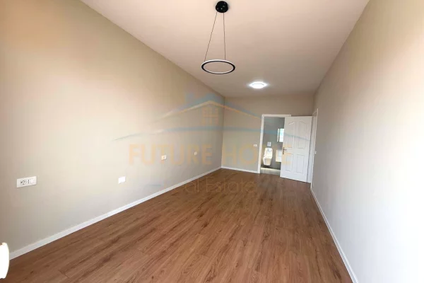 Shtepi ne shitje Apartament ne Tirane, 2+1, Mobilimi Pjeserisht e mobiluar, Pagesa 163,000  Euro.