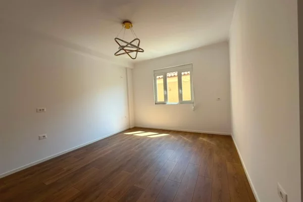Apartment for sale in Tirana 1+1, Emty