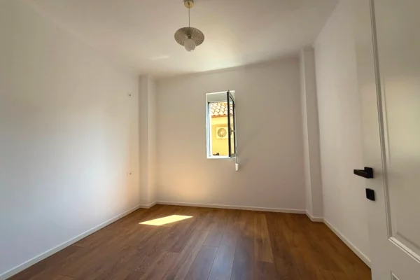 Apartment for sale in Tirana 1+1, Emty