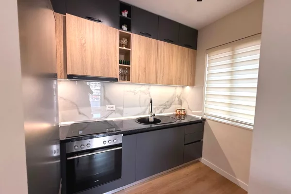 Shtepi me qera Apartament ne Tirane, 3+1, Mobilimi E mobiluar, Pagesa 700  Euro.