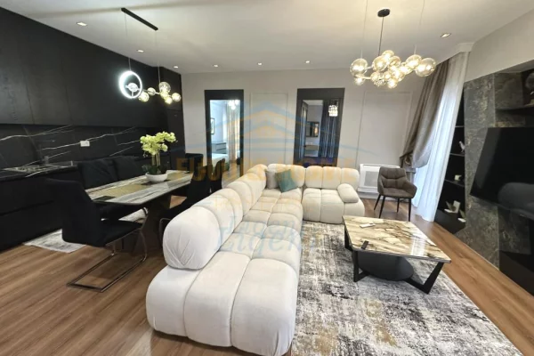Shtepi me qera Apartament ne Tirane, 3+1, Mobilimi E mobiluar, Pagesa 2,700  Euro.