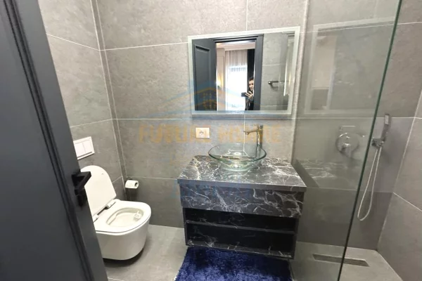 Shtepi me qera Apartament ne Tirane, 3+1, Mobilimi E mobiluar, Pagesa 2,700  Euro.