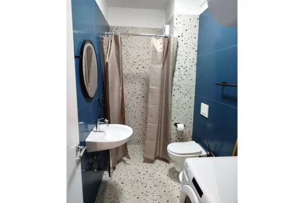Shtepi me qera Apartament ne Tirane, 1+1, Mobilimi E mobiluar, Pagesa 550  Euro.