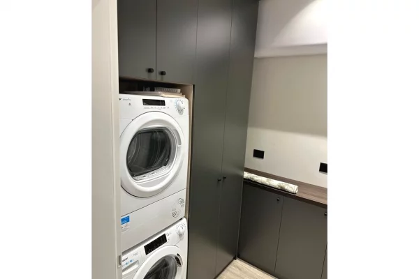 Shtepi me qera Apartament ne Tirane, 2+1, Mobilimi E mobiluar, Pagesa 1,200  Euro.