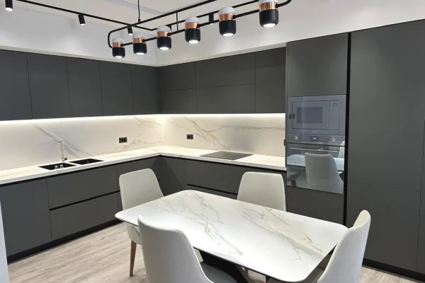 Shtepi me qera Apartament ne Tirane, 2+1, Mobilimi E mobiluar, Pagesa 1,200  Euro.